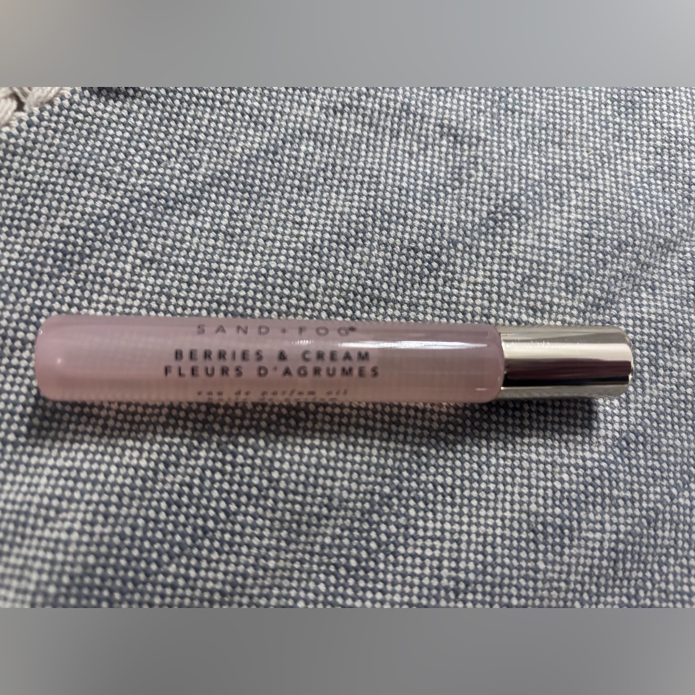 SAND & FOG Berries & Cream Oil Perfume Roller